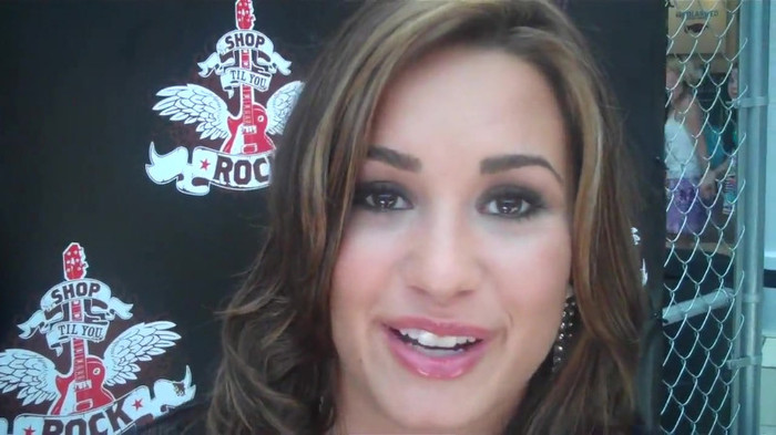 Demi Lovato_ Very Fashionable And  Pretty During An Interview 1724