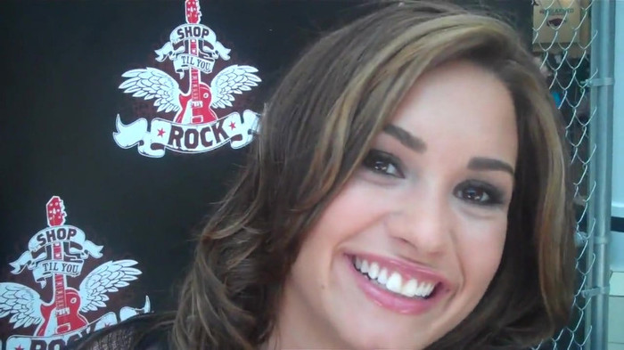Demi Lovato_ Very Fashionable And  Pretty During An Interview 1753