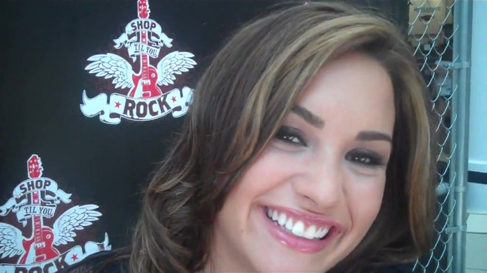 Demi Lovato_ Very Fashionable And  Pretty During An Interview 1779