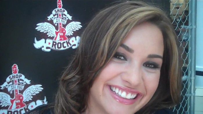 Demi Lovato_ Very Fashionable And  Pretty During An Interview 1781