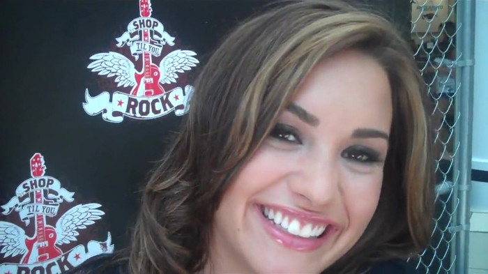 Demi Lovato_ Very Fashionable And  Pretty During An Interview 1782