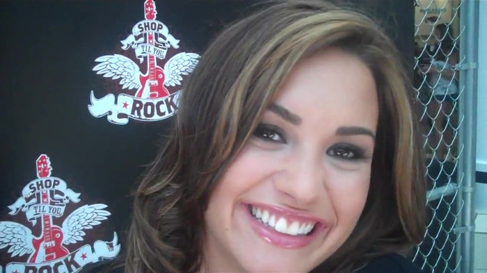 Demi Lovato_ Very Fashionable And  Pretty During An Interview 1792