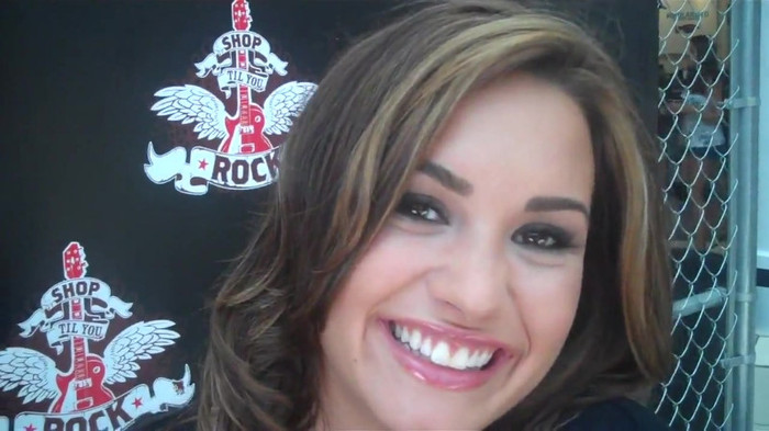 Demi Lovato_ Very Fashionable And  Pretty During An Interview 1793