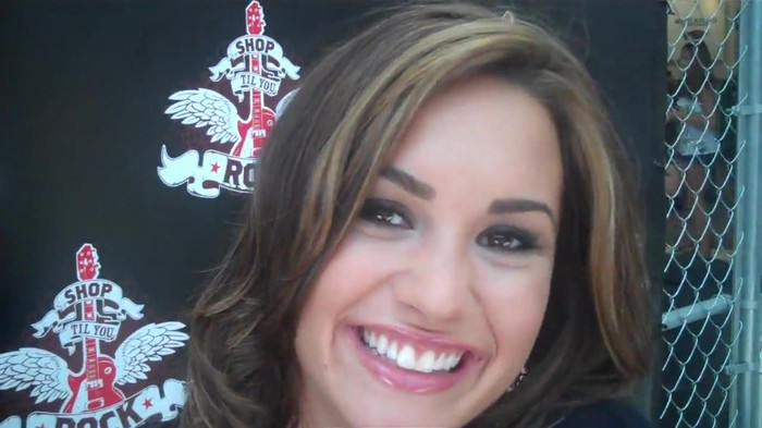 Demi Lovato_ Very Fashionable And  Pretty During An Interview 1802