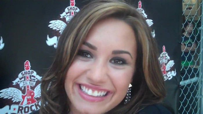 Demi Lovato_ Very Fashionable And  Pretty During An Interview 1818