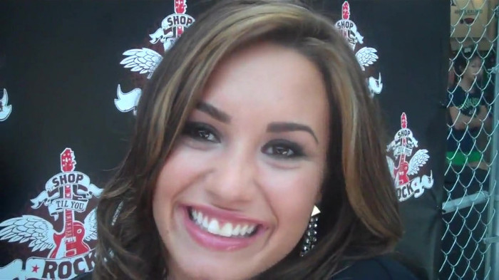 Demi Lovato_ Very Fashionable And  Pretty During An Interview 1823