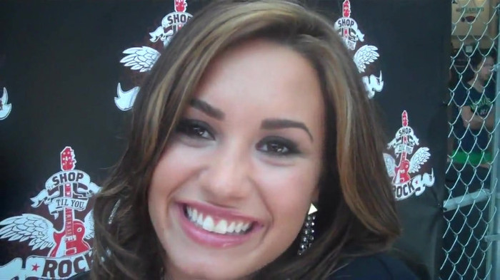 Demi Lovato_ Very Fashionable And  Pretty During An Interview 1830