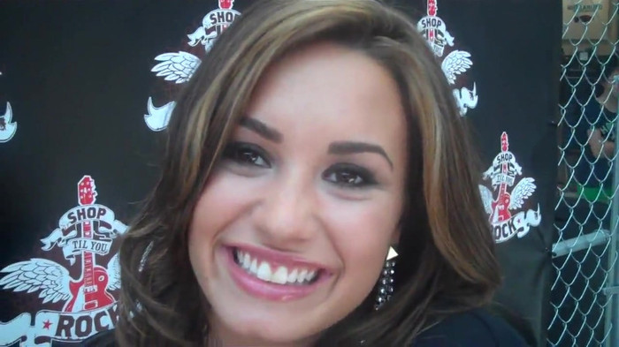 Demi Lovato_ Very Fashionable And  Pretty During An Interview 1836