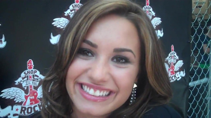 Demi Lovato_ Very Fashionable And  Pretty During An Interview 1838