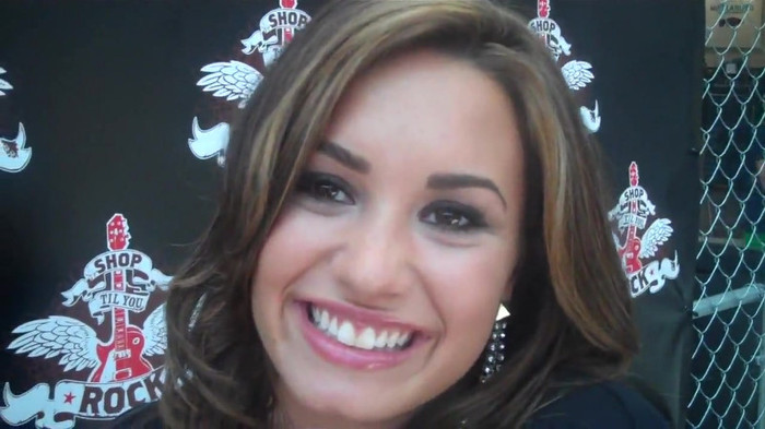 Demi Lovato_ Very Fashionable And  Pretty During An Interview 1842