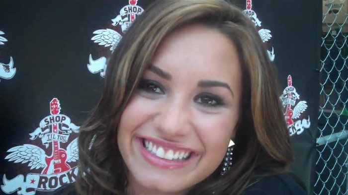 Demi Lovato_ Very Fashionable And  Pretty During An Interview 1845