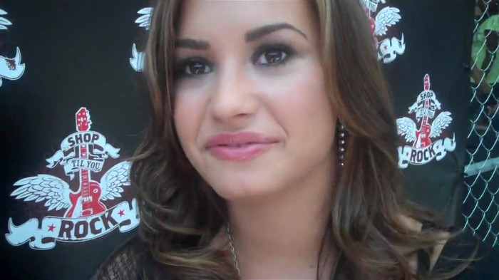 Demi Lovato_ Very Fashionable And  Pretty During An Interview 2033