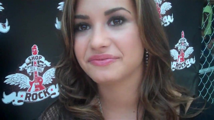 Demi Lovato_ Very Fashionable And  Pretty During An Interview 2037