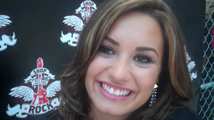 Demi Lovato_ Very Fashionable And  Pretty During An Interview 1859