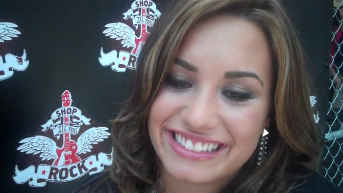 Demi Lovato_ Very Fashionable And  Pretty During An Interview 1886