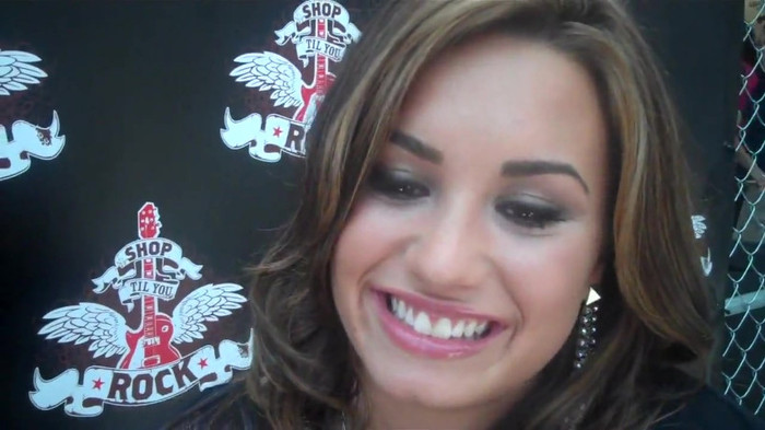 Demi Lovato_ Very Fashionable And  Pretty During An Interview 1888
