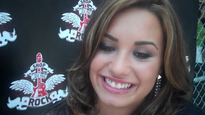 Demi Lovato_ Very Fashionable And  Pretty During An Interview 1898