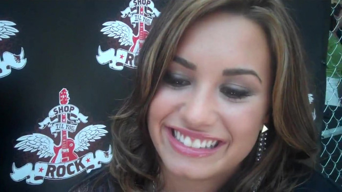 Demi Lovato_ Very Fashionable And  Pretty During An Interview 1900