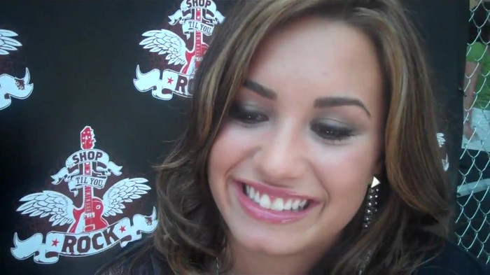 Demi Lovato_ Very Fashionable And  Pretty During An Interview 1907