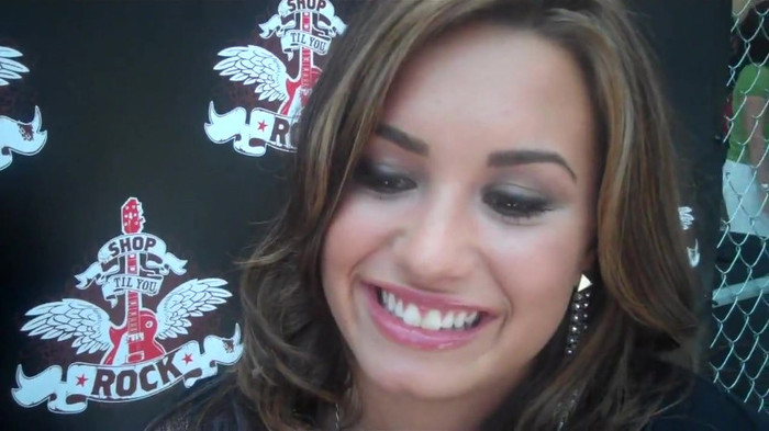 Demi Lovato_ Very Fashionable And  Pretty During An Interview 1911