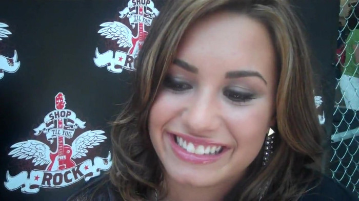 Demi Lovato_ Very Fashionable And  Pretty During An Interview 1916