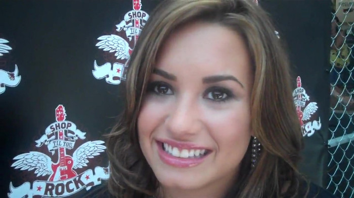 Demi Lovato_ Very Fashionable And  Pretty During An Interview 1977