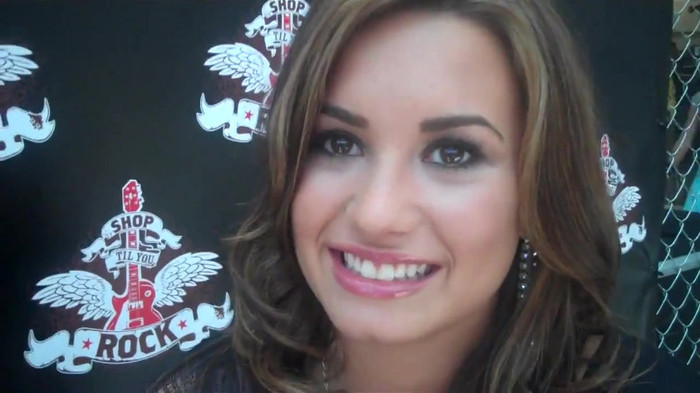 Demi Lovato_ Very Fashionable And  Pretty During An Interview 1994
