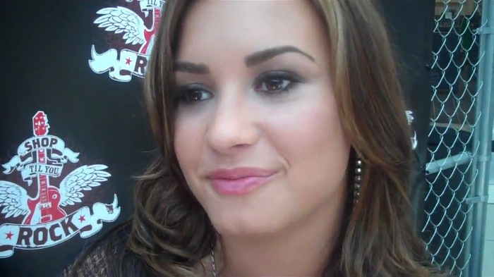 Demi Lovato_ Very Fashionable And  Pretty During An Interview 2235