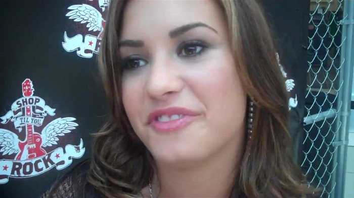 Demi Lovato_ Very Fashionable And  Pretty During An Interview 2249