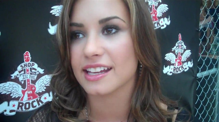 Demi Lovato_ Very Fashionable And  Pretty During An Interview 2685