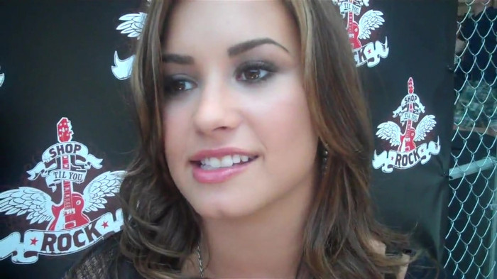 Demi Lovato_ Very Fashionable And  Pretty During An Interview 2693