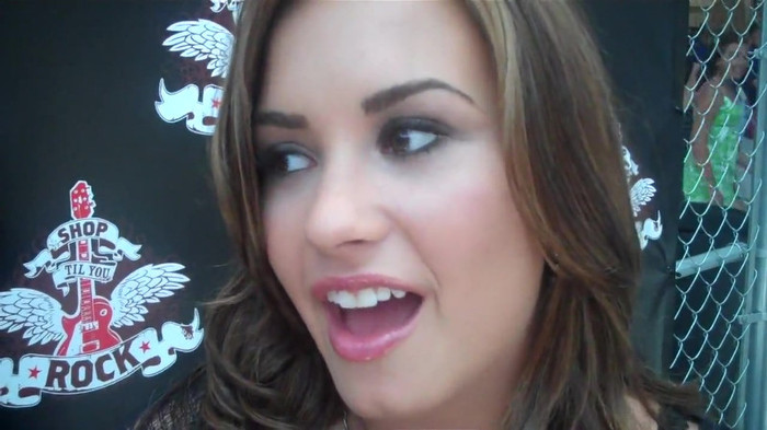 Demi Lovato_ Very Fashionable And  Pretty During An Interview 2487