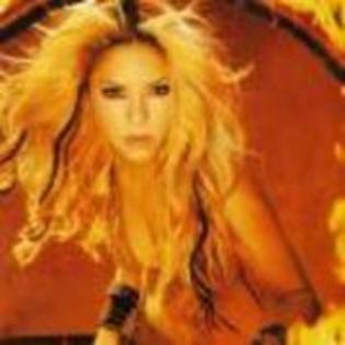 31872417_EOBTKJXEK - shakira