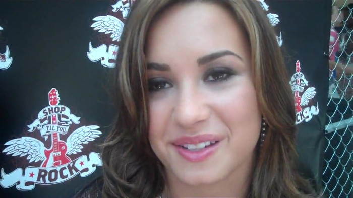 Demi Lovato_ Very Fashionable And  Pretty During An Interview 2851 - Demilush - Very Fashionable And Pretty During An Interview Part oo6