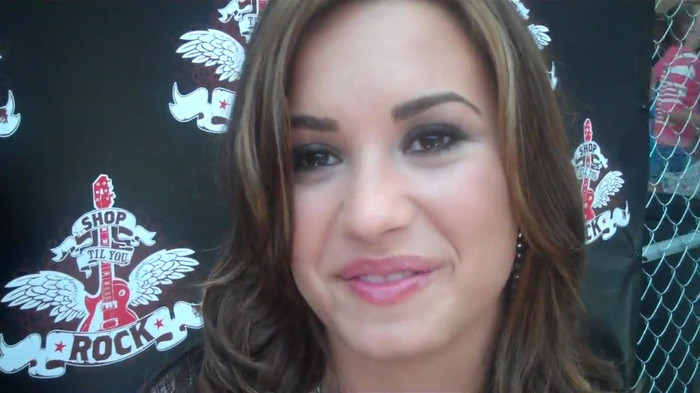 Demi Lovato_ Very Fashionable And  Pretty During An Interview 2860 - Demilush - Very Fashionable And Pretty During An Interview Part oo6
