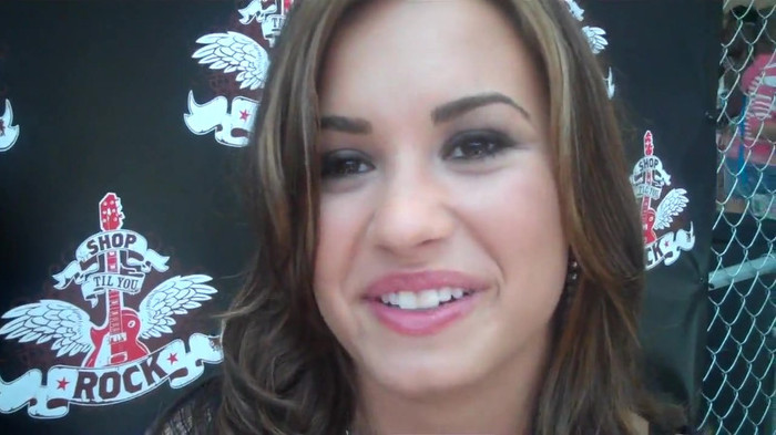 Demi Lovato_ Very Fashionable And  Pretty During An Interview 2865 - Demilush - Very Fashionable And Pretty During An Interview Part oo6