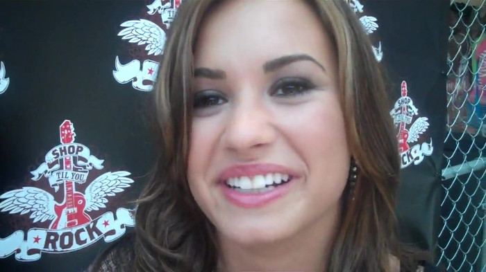 Demi Lovato_ Very Fashionable And  Pretty During An Interview 2869 - Demilush - Very Fashionable And Pretty During An Interview Part oo6