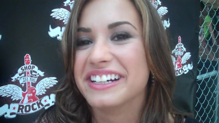 Demi Lovato_ Very Fashionable And  Pretty During An Interview 2878 - Demilush - Very Fashionable And Pretty During An Interview Part oo6