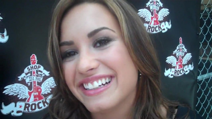 Demi Lovato_ Very Fashionable And  Pretty During An Interview 2932 - Demilush - Very Fashionable And Pretty During An Interview Part oo6