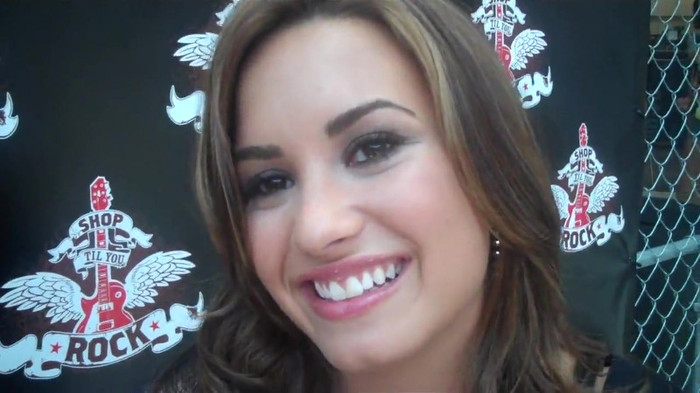 Demi Lovato_ Very Fashionable And  Pretty During An Interview 2975