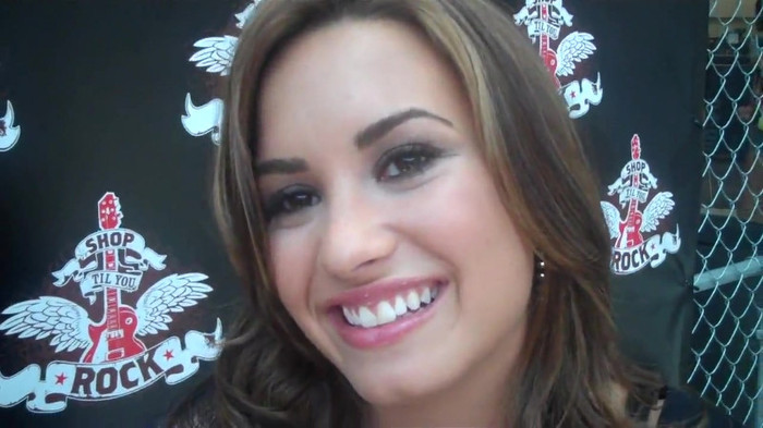 Demi Lovato_ Very Fashionable And  Pretty During An Interview 2975 - Demilush - Very Fashionable And Pretty During An Interview Part oo6