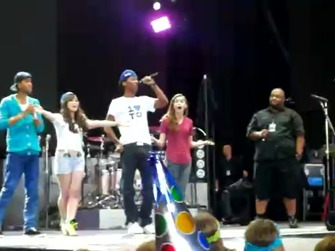 Demi Lovato\'s Entrance at Souncheck 0078 - Demilush - Entrance at Sounchek Part oo1