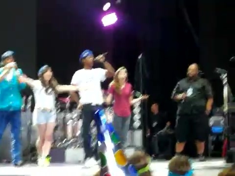 Demi Lovato\'s Entrance at Souncheck 0089 - Demilush - Entrance at Sounchek Part oo1