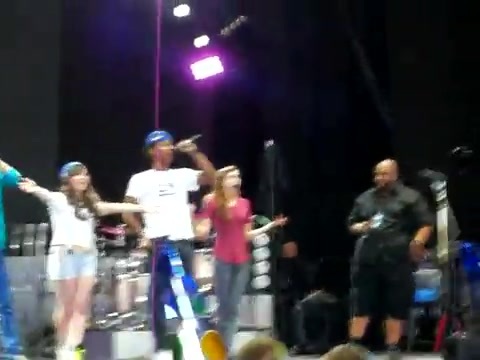 Demi Lovato\'s Entrance at Souncheck 0116