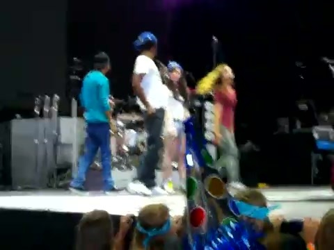 Demi Lovato\'s Entrance at Souncheck 0543