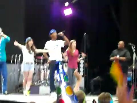 Demi Lovato\'s Entrance at Souncheck 0151 - Demilush - Entrance at Sounchek Part oo1