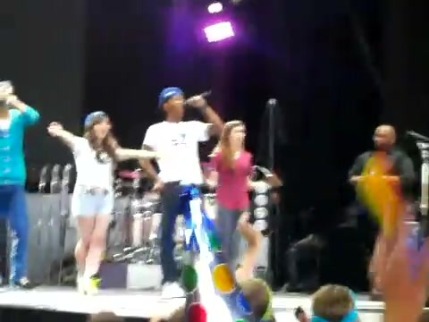 Demi Lovato\'s Entrance at Souncheck 0153 - Demilush - Entrance at Sounchek Part oo1