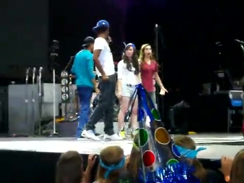 Demi Lovato\'s Entrance at Souncheck 0581