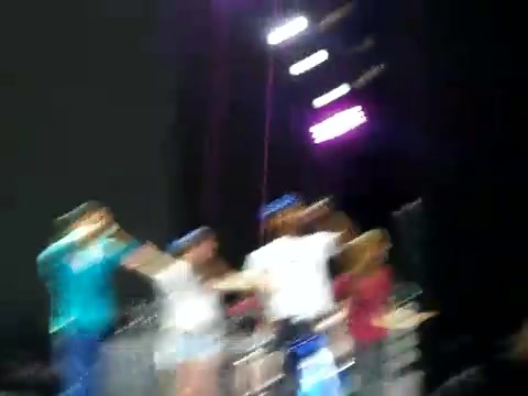 Demi Lovato\'s Entrance at Souncheck 0193