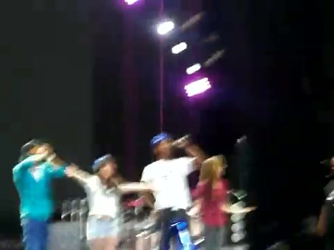 Demi Lovato\'s Entrance at Souncheck 0197 - Demilush - Entrance at Sounchek Part oo1